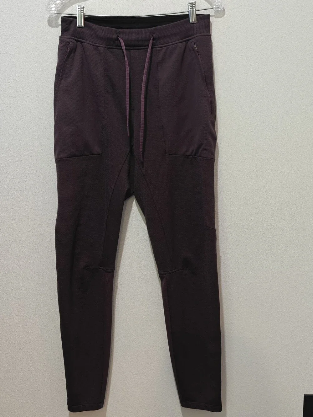 Lululemon Textured Tech Pant Mens Medium Purple Zip Pockets Jogger Joggers